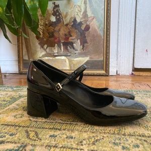 Patent leather Mary Jane